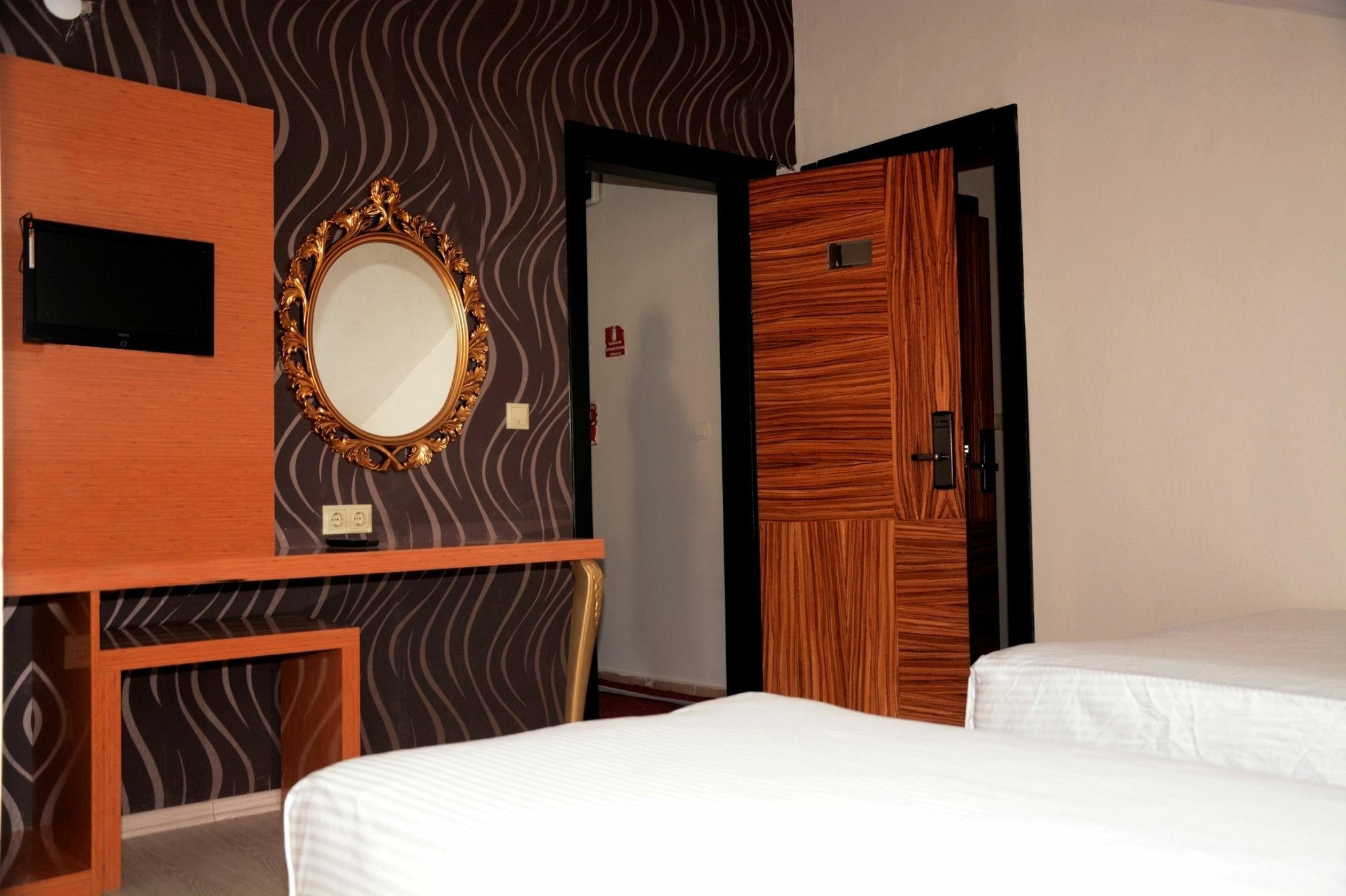 Derin Suit Otel Анталия Екстериор снимка