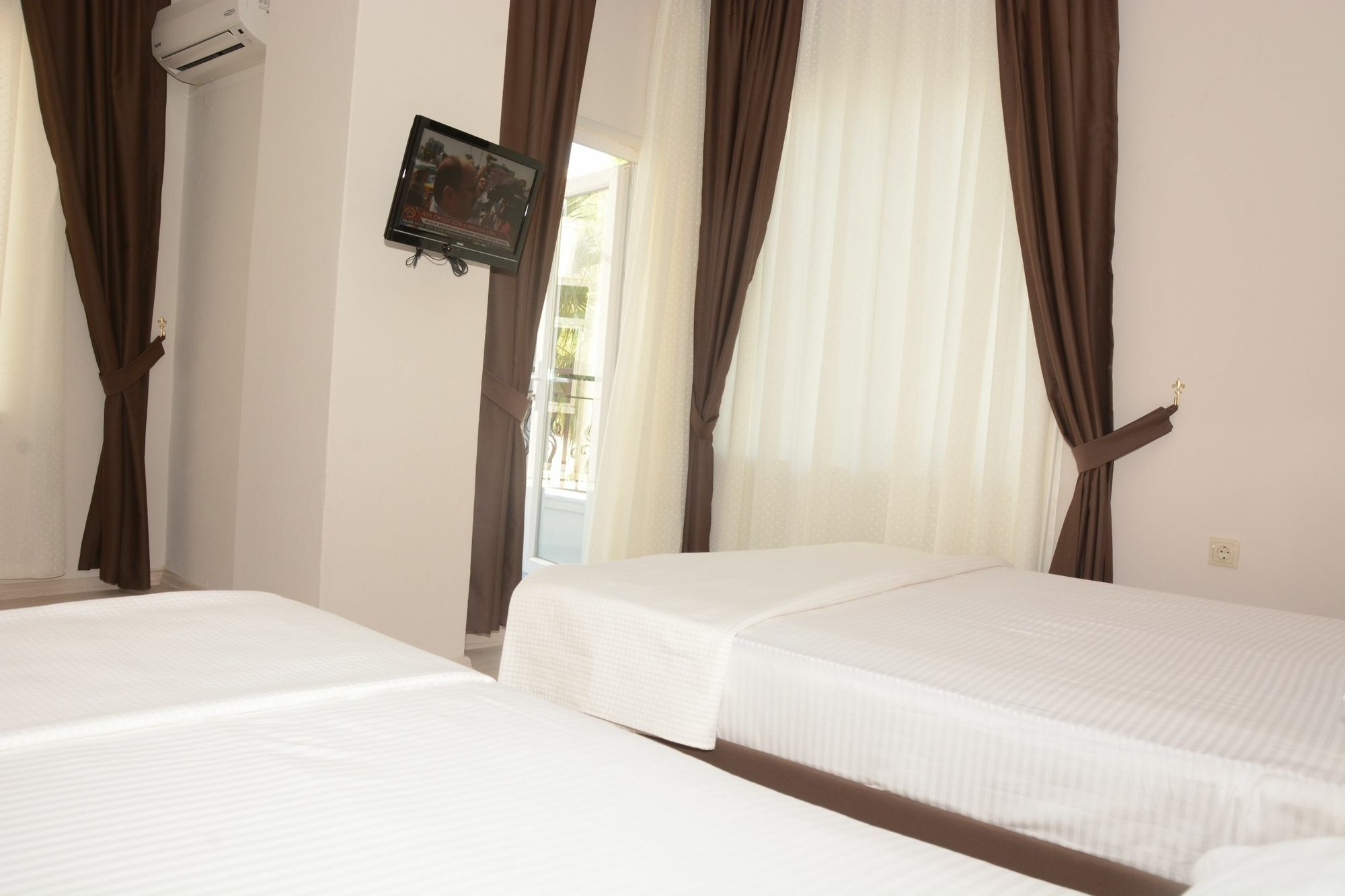 Derin Suit Otel Анталия Екстериор снимка